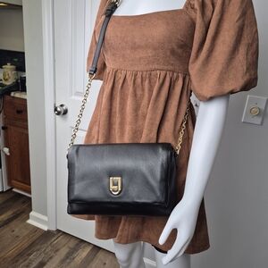 Chic Black Leather Crossbody Bag with Gold Chain
